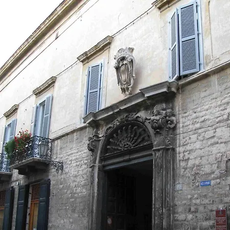 La Soffitta Covelli Acomodação com café da manhã Trani Exterior foto